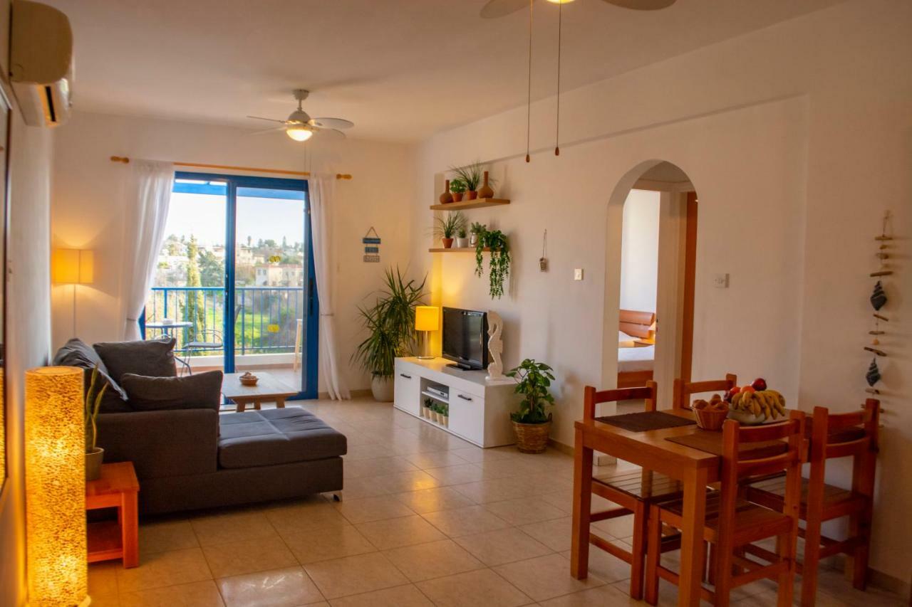 Ron'S Pergola Apartment Paphos ภายนอก รูปภาพ