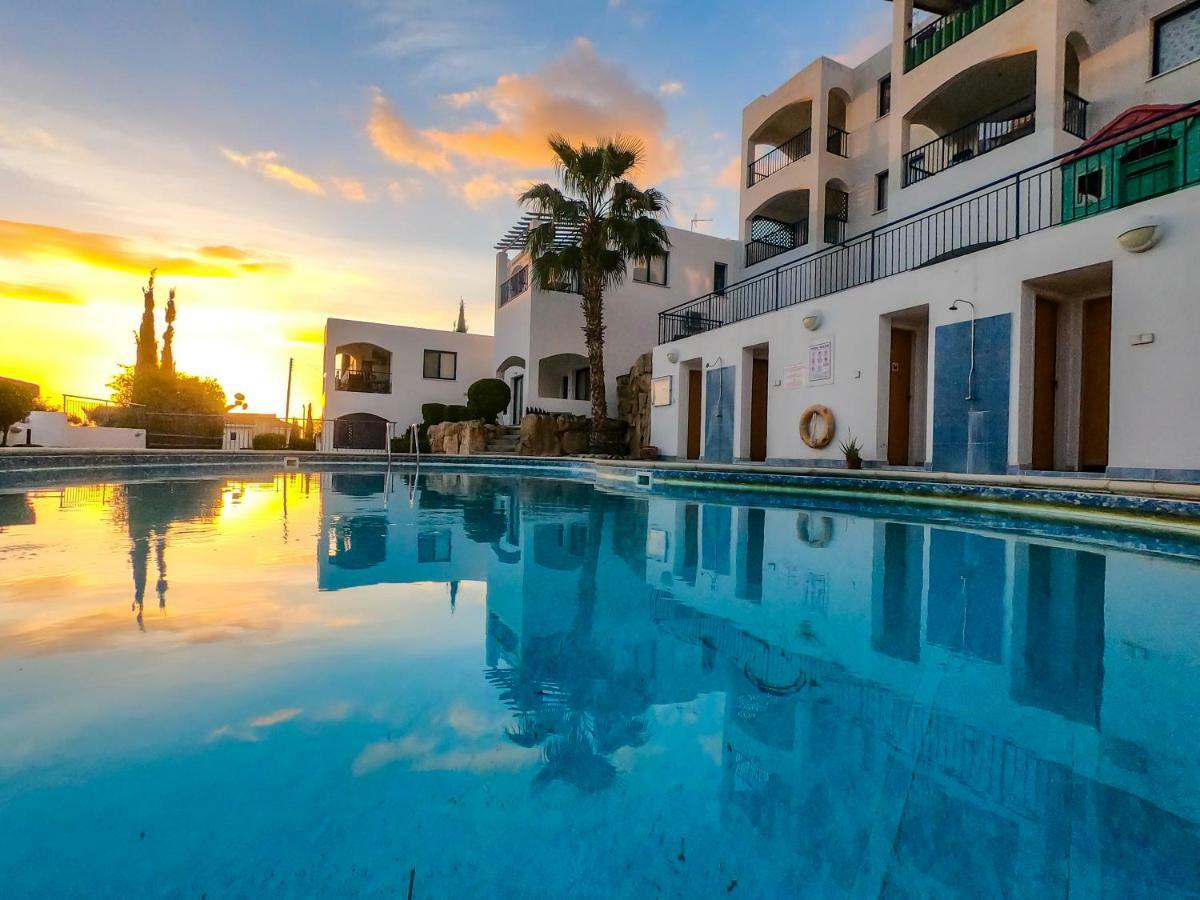 Ron'S Pergola Apartment Paphos ภายนอก รูปภาพ